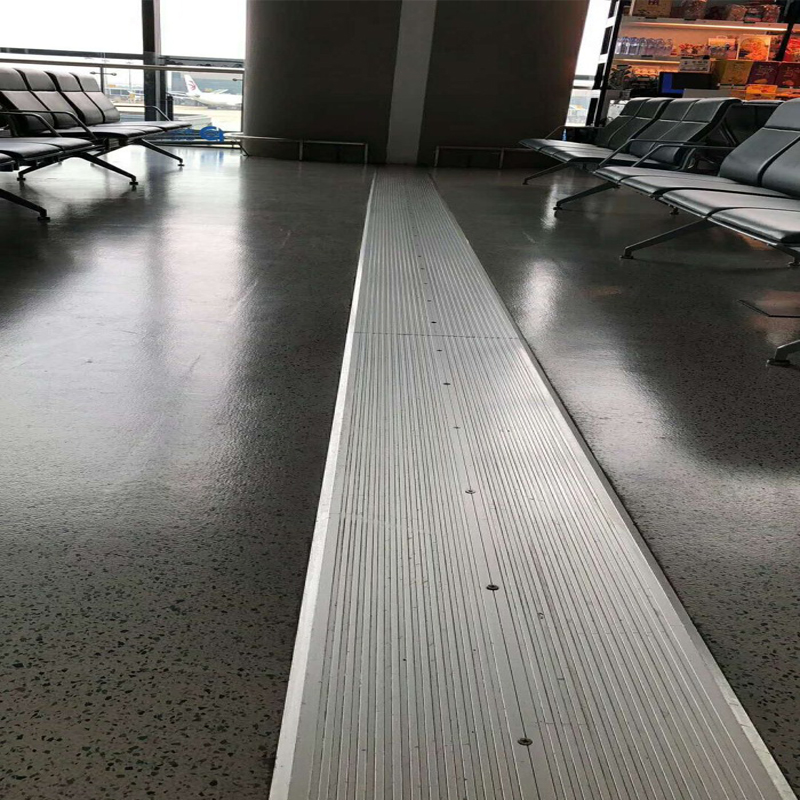 机场地面伸缩缝盖板